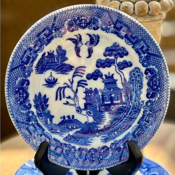 Blue Willow 6 1/4” Made in Japan Plates - Picture 2 of 6